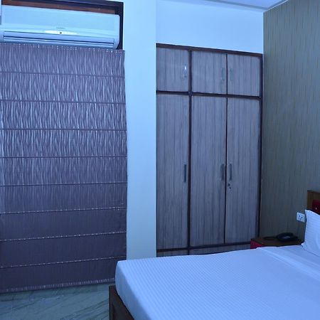Hotel Royal International New Delhi Exterior photo