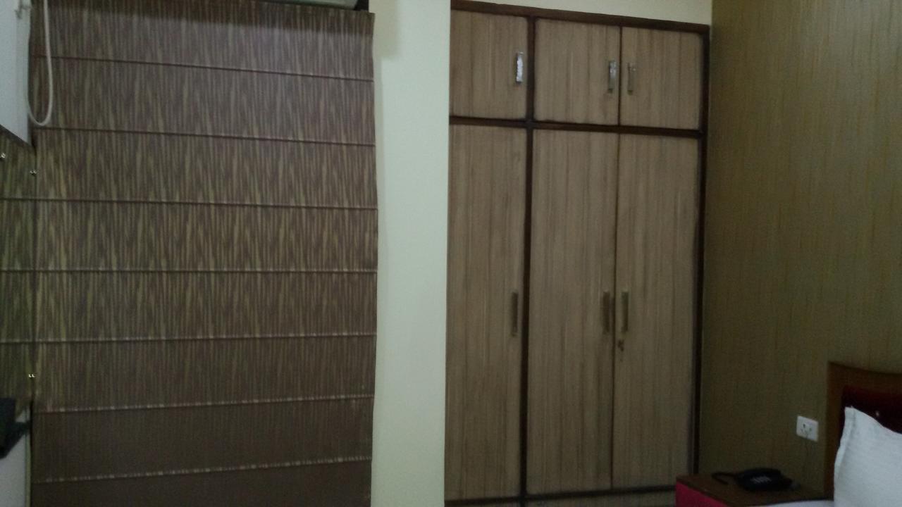 Hotel Royal International New Delhi Exterior photo
