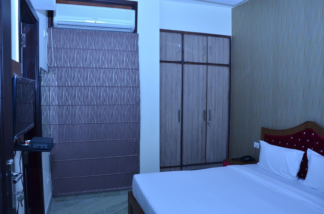 Hotel Royal International New Delhi Exterior photo