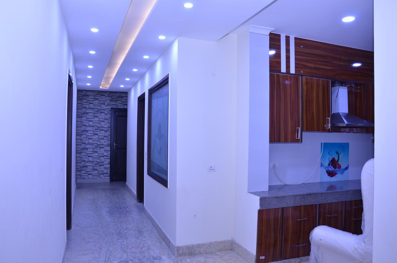 Hotel Royal International New Delhi Exterior photo